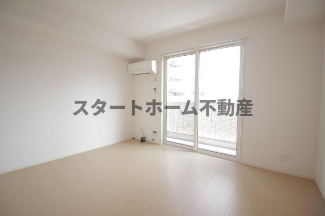 居室・リビング　こちらのリビングで趣味の時間をお楽しみください
