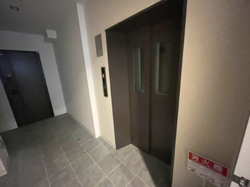 ロビー　エレベーター完備
