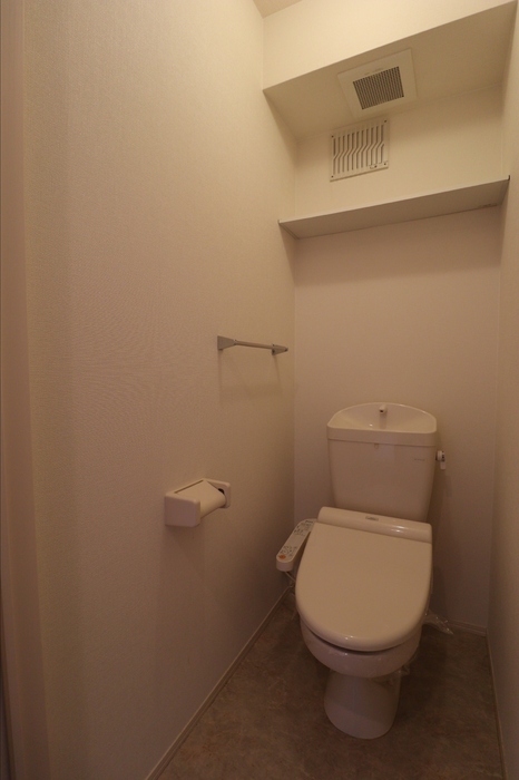 ＪＲ宇野線 備前西市駅 徒歩10分 2階建 築16年のトイレ写真