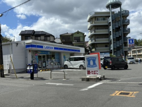 コンビニ　ローソン円山町店（コンビニ）まで654m