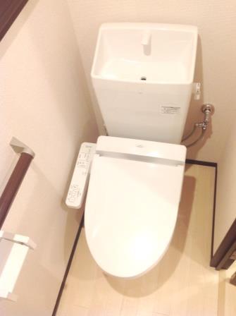 トイレ　温水洗浄便座です！