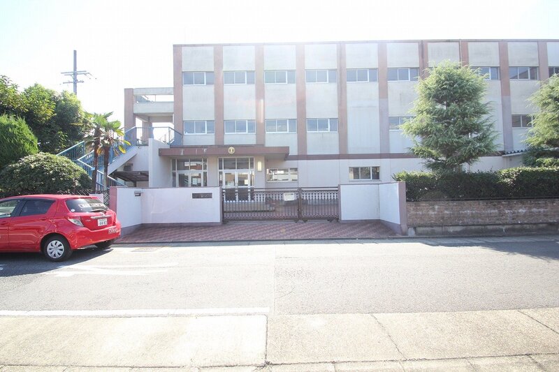 小学校　名古屋市立稲西小学校（小学校）まで252m