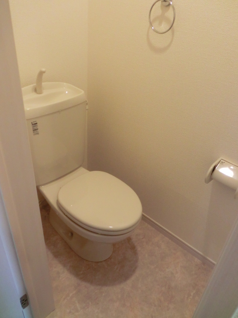 トイレ　落ち着いたトイレです