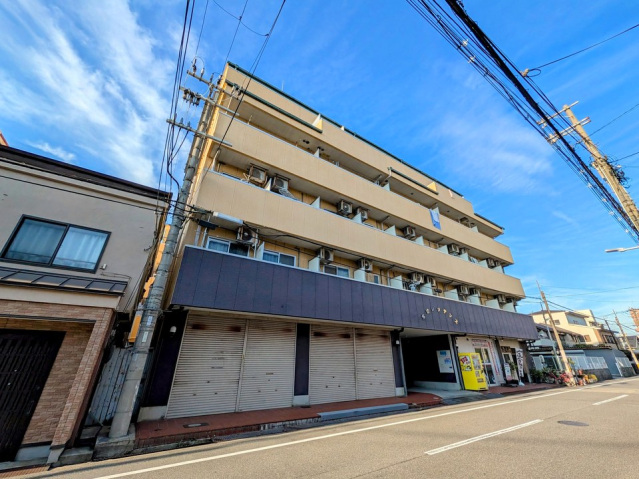 建物外観　南向きで日当り良好