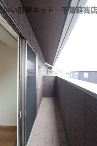 バルコニー　バルコニーからの眺めを楽しみながら食事をしませんか