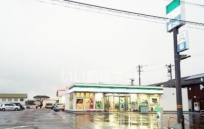 コンビニ　ファミリーマート 新発田舟入町店（コンビニ）まで95m