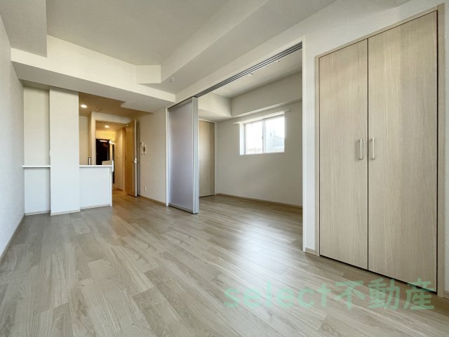 プレサンス ロジェ 丸の内 PRIME CASAの居間写真