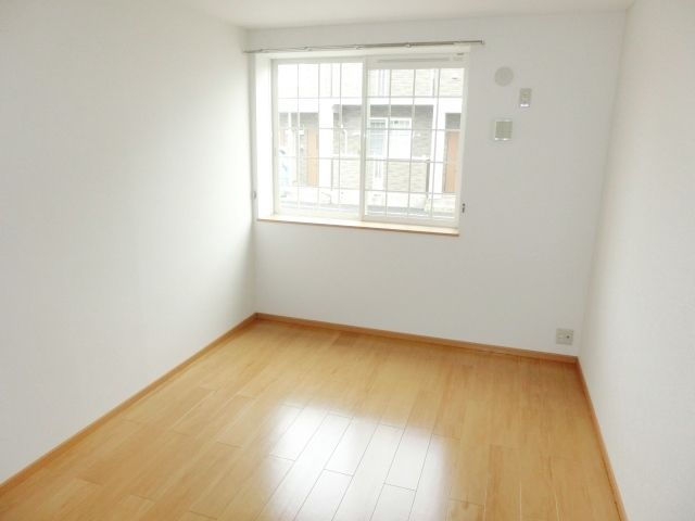 その他部屋・スペース　北側の寝室です。