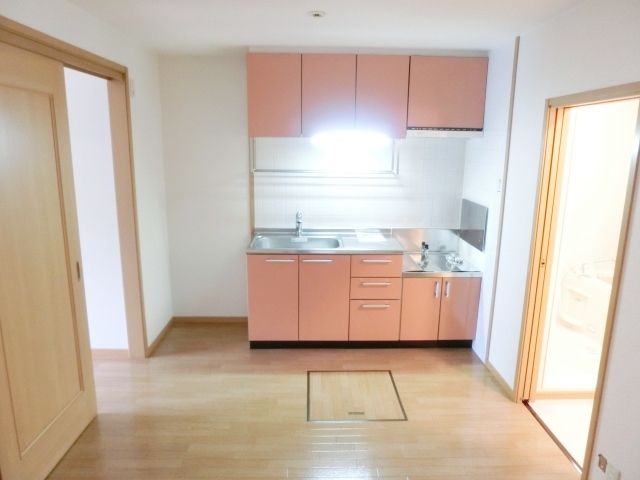 居室・リビング　全室フローリングでお部屋掃除が楽です！
