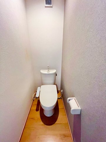 ＪＲ豊肥本線 竜田口駅 徒歩11分 1階建 築64年のトイレ写真
