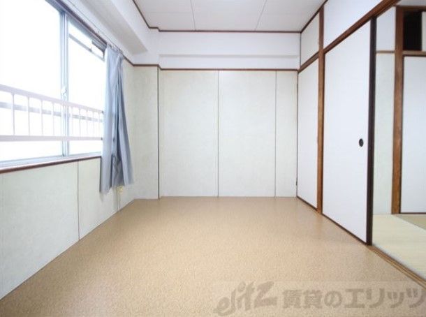 暁マンションの居間写真
