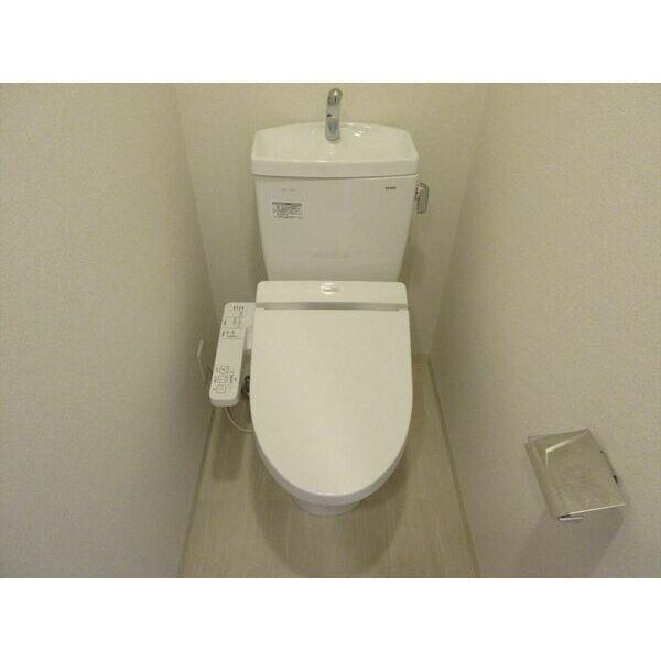 名鉄名古屋本線 栄生駅 徒歩5分 15階建 築8年のトイレ写真