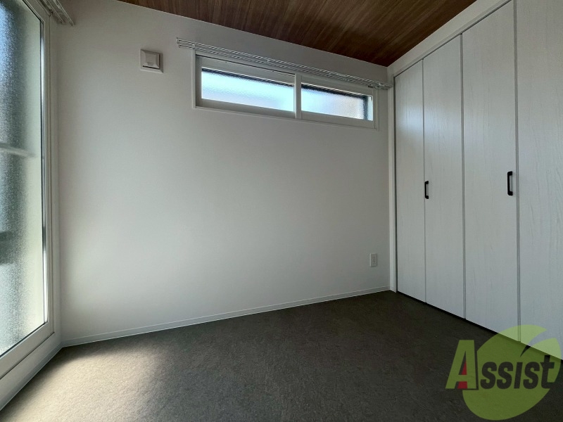 その他部屋・スペース　こちらのお部屋は光が差し込む、温かみのあるお部屋です。