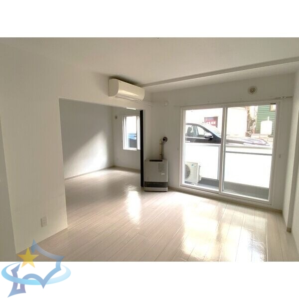 C’s Square kotoniの居間写真