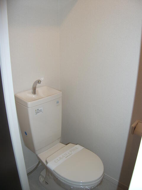 トイレ　※他部屋参考写真