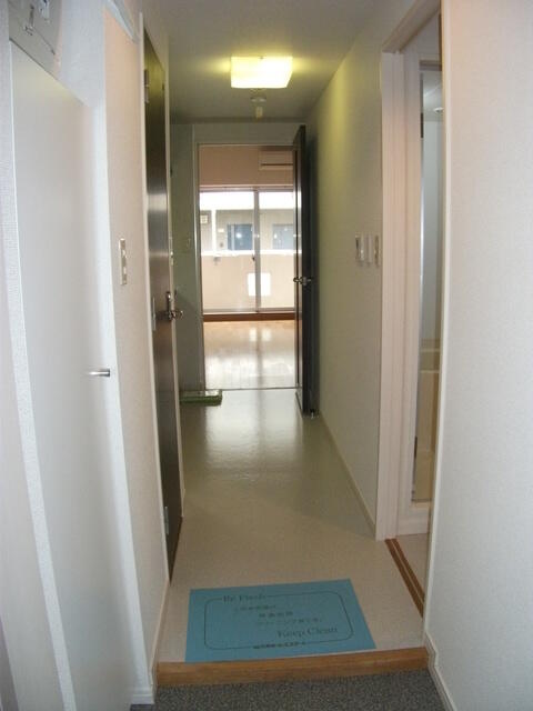 玄関　※他部屋参考写真