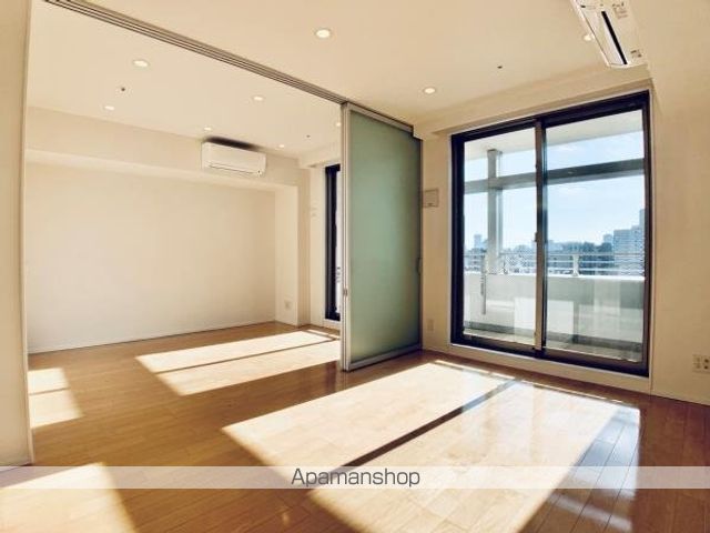 アパートメンツ三田の居間写真