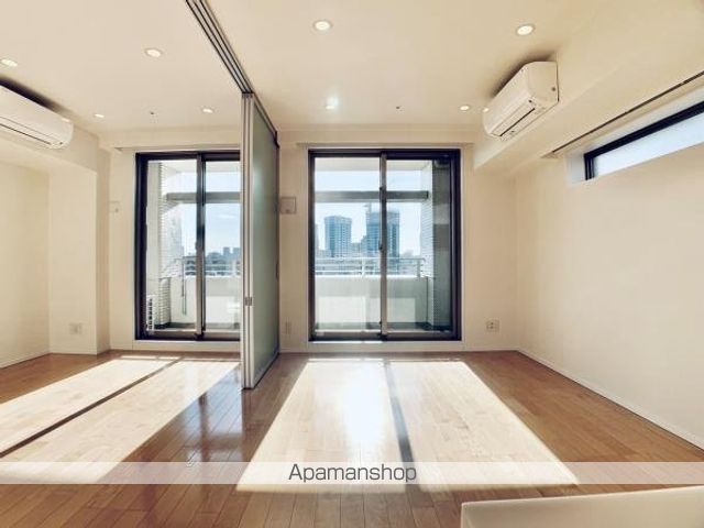アパートメンツ三田の居間写真