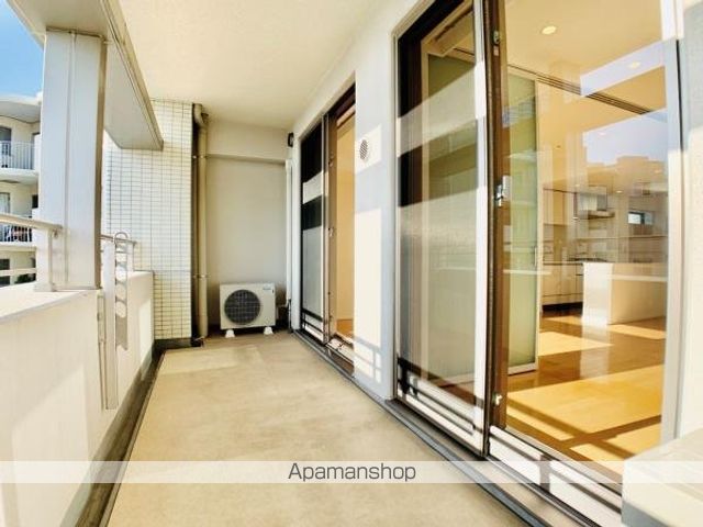 アパートメンツ三田の居間写真