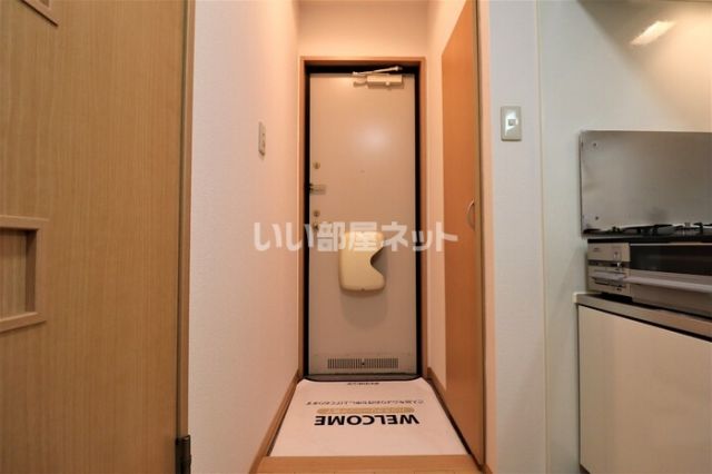 ＪＲ宇都宮線 小山駅 徒歩45分 3階建 築20年の玄関写真