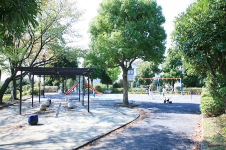 公園　片平公園（公園）まで560m