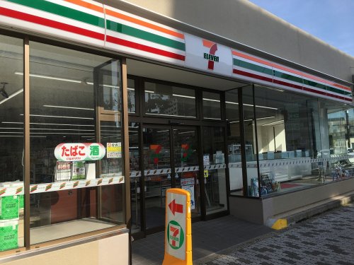 コンビニ　セブン-イレブン大阪玉出駅東店（コンビニ）まで504m