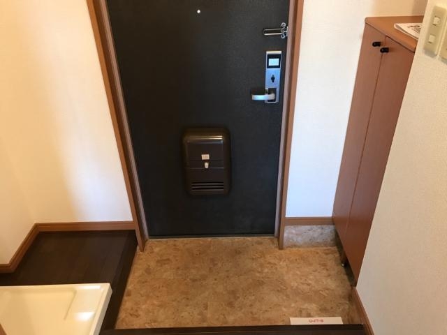 コンフォース本宿の玄関写真