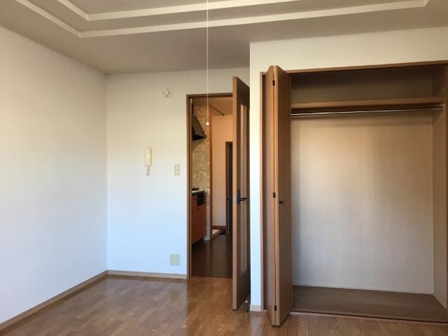 コンフォース本宿の居間写真