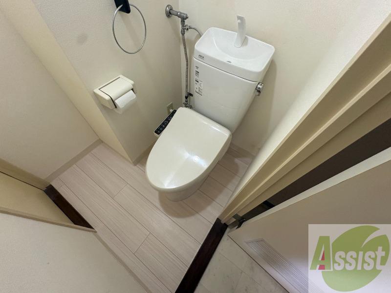 トイレ　こちらはトイレです。清潔感があり、安心して使用できます。