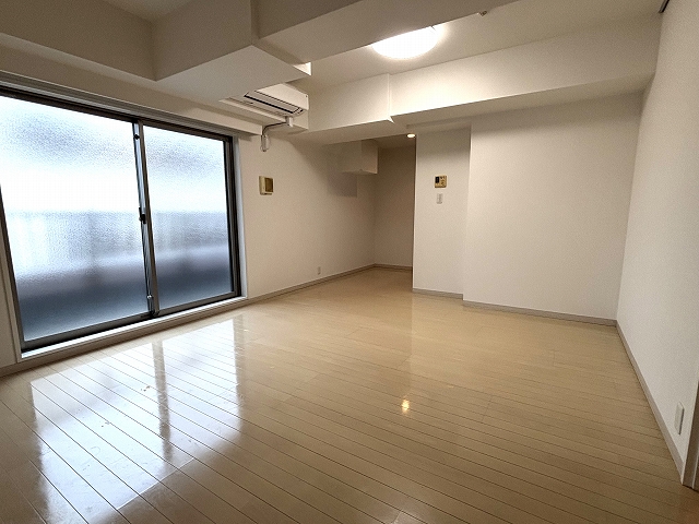 Court Oriel Kの居間写真