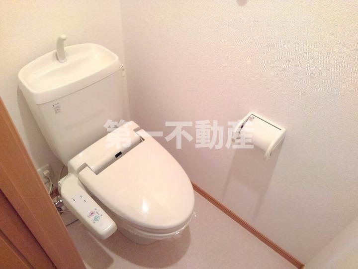 トイレ　温水洗浄便座