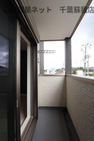 バルコニー　お洗濯にも便利なバルコニー付き