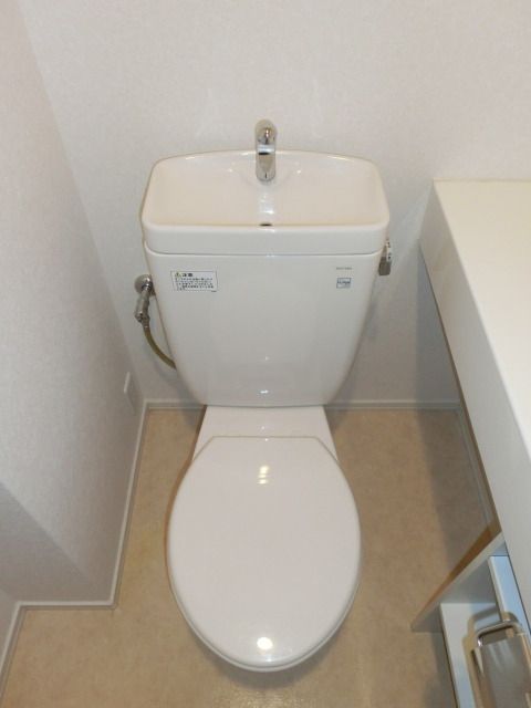 トイレ　清潔感のあるトイレです