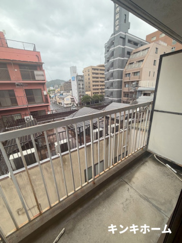 バルコニー　写真は別のお部屋です。現況優先ください。