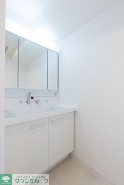 洗面設備　※写真は同タイプ住戸です。