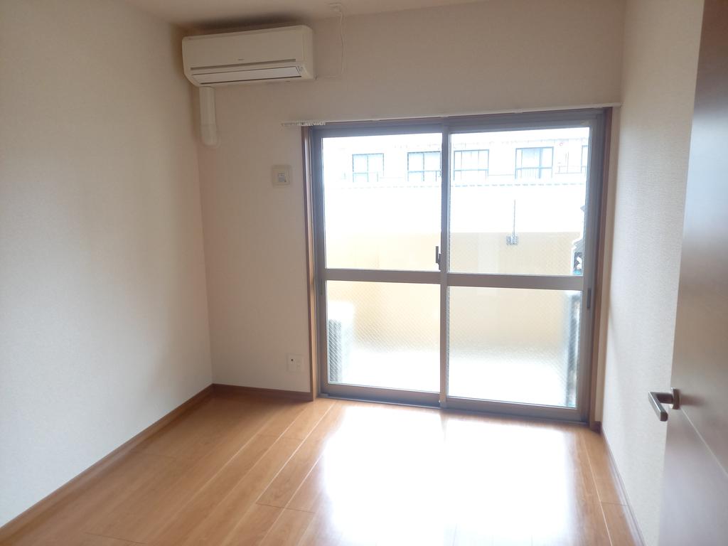 その他　洋室(2)各部屋にエアコン完備！