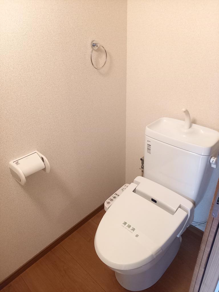 トイレ　ウォシュレット完備♪