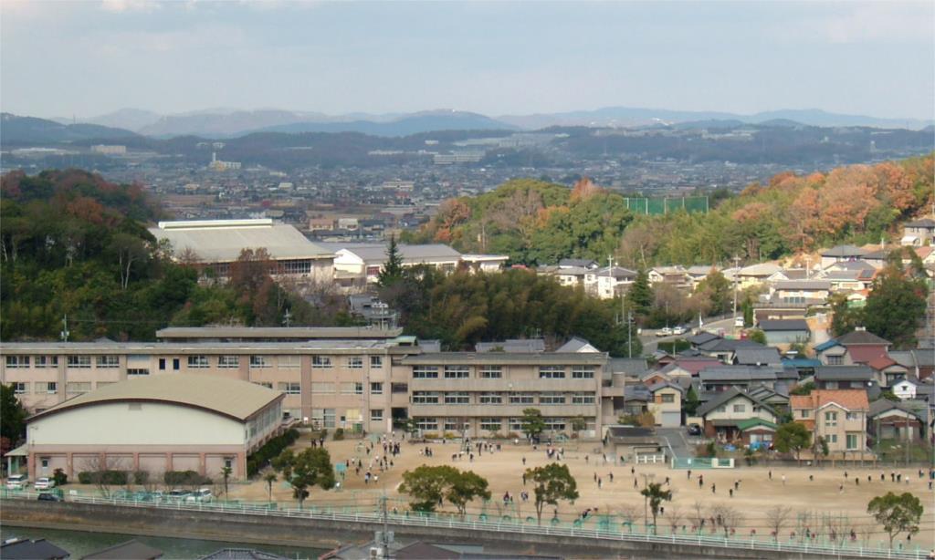 【コーポマム　B棟の小学校】