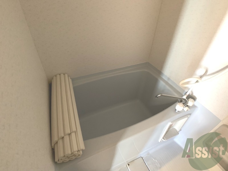 バス・シャワールーム　お風呂になります。日々の疲れを癒して下さい。