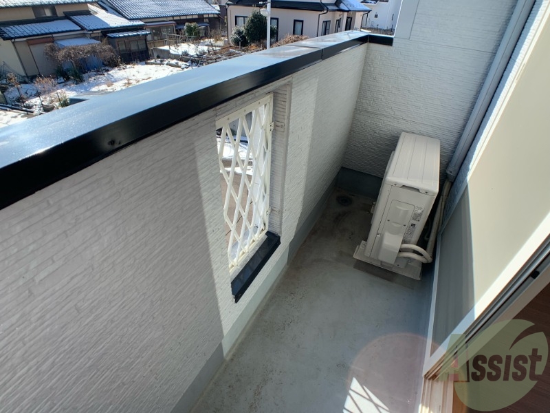 バルコニー　バルコニーになります。洗濯物も干せそうなスペースですね！