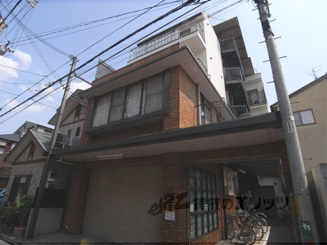 京都市上京区蛭子町のマンションの建物外観