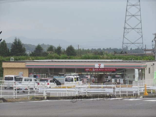 【甲賀市水口町虫生野虹の町のアパートのコンビニ】