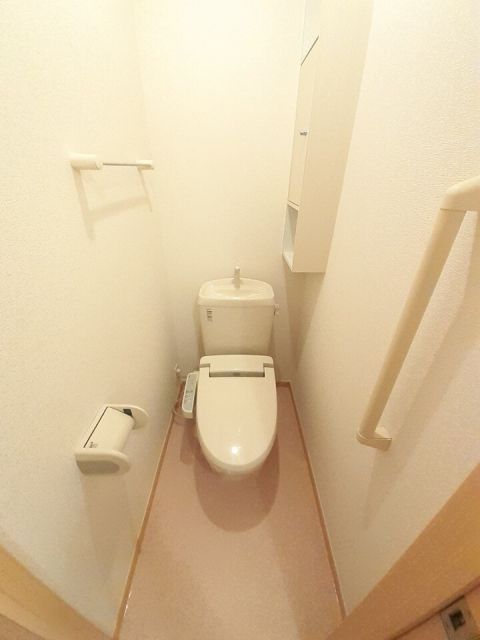 【高松市円座町のアパートのトイレ】