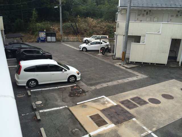 【東広島市高屋町稲木のアパートの駐車場】