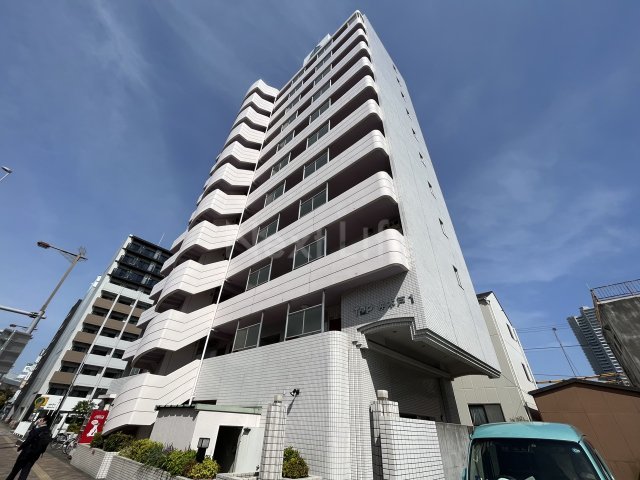 横浜市神奈川区神奈川のマンションの建物外観
