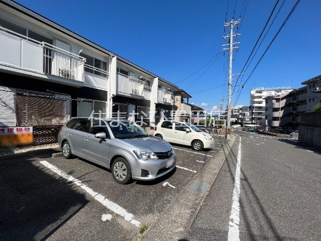 【スギサン梅坪IIの駐車場】