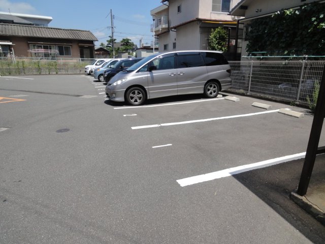 【第1鍵山ビルの駐車場】