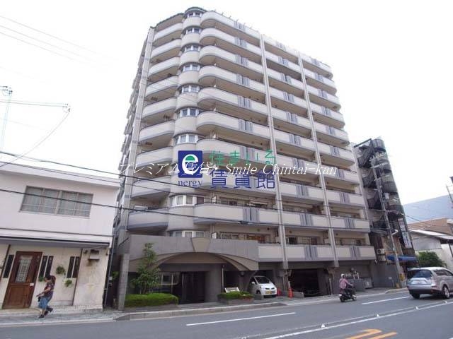 京都市上京区聚楽町のマンションの建物外観