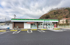 【雲南市木次町里方のアパートのコンビニ】