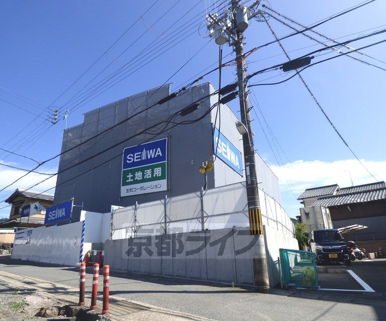 【京都市北区上賀茂東上之段町のマンションの建物外観】